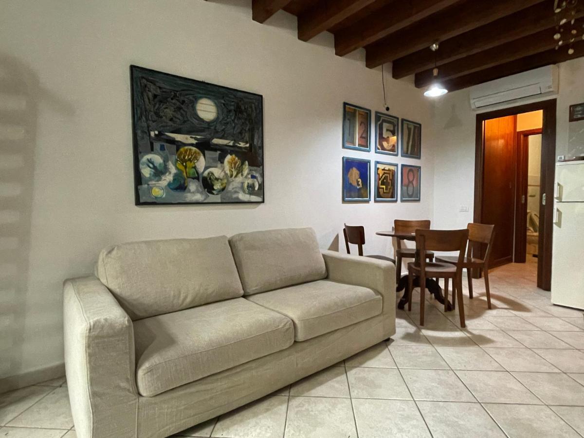 La Casa Gialla Cagliari Exterior foto